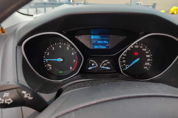 Used Ford Focus 2017 Sedan 1.6L Automatic Comfort Plus SmartDrive Edition Odometer Close Up
