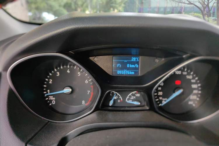 Used Ford Focus 2017 Sedan 1.6L Manual Fashion Edition Smart Drive Version Odometer Close Up