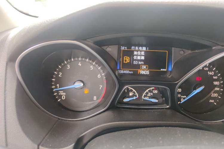 Used Ford Focus 2017 Sedan EcoBoost 180 Automatic Elite Model Odometer Close Up