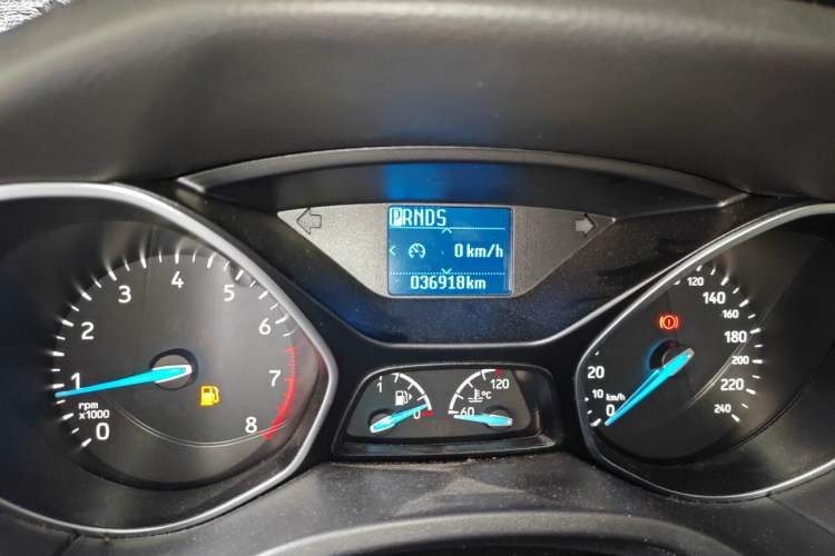 Used Ford Focus 2017 Hatchback 1.6L Automatic Fashion Edition Smart Drive Version Odometer Close Up