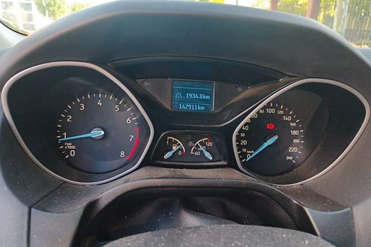 Used Ford Focus 2017 Sedan 1.6L Manual Comfort Plus SmartDrive Edition Odometer Close Up
