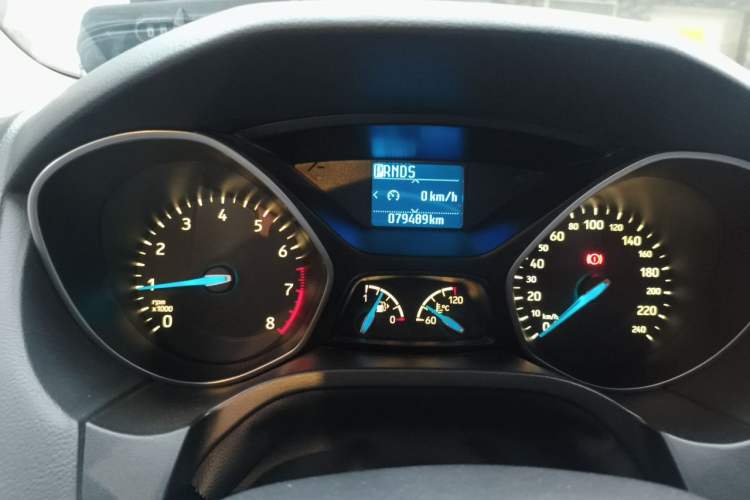 Used Ford Focus 2017 Hatchback 1.6L Automatic Fashion Edition Smart Drive Version Odometer Close Up