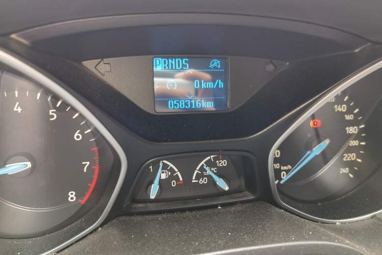 Used Ford Focus 2017 Sedan EcoBoost 125 Automatic Supreme Style SmartDrive Edition Odometer Close Up