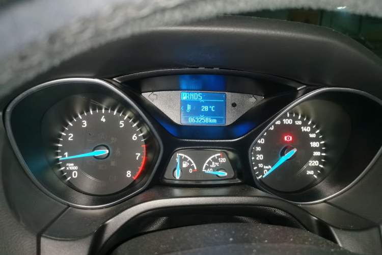 Used Ford Focus 2017 Hatchback 1.6L Automatic Fashion Edition Smart Drive Version Odometer Close Up