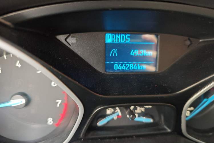 Used Ford Focus 2017 Sedan 1.6L Automatic Comfort Plus SmartDrive Edition Odometer Close Up