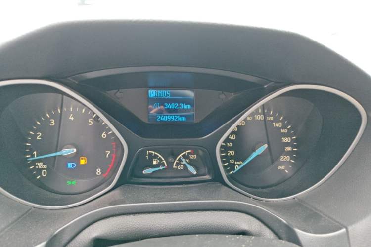 Used Ford Focus 2017 Sedan 1.6L Automatic Comfort Plus SmartDrive Edition Odometer Close Up