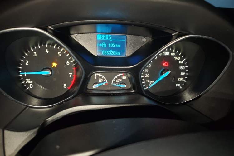 Used Ford Focus 2017 Sedan 1.6L Automatic Fashion Edition Smart Drive Version Odometer Close Up