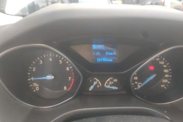 Used Ford Focus 2017 Sedan EcoBoost 125 Automatic Supreme Style SmartDrive Edition Odometer Close Up