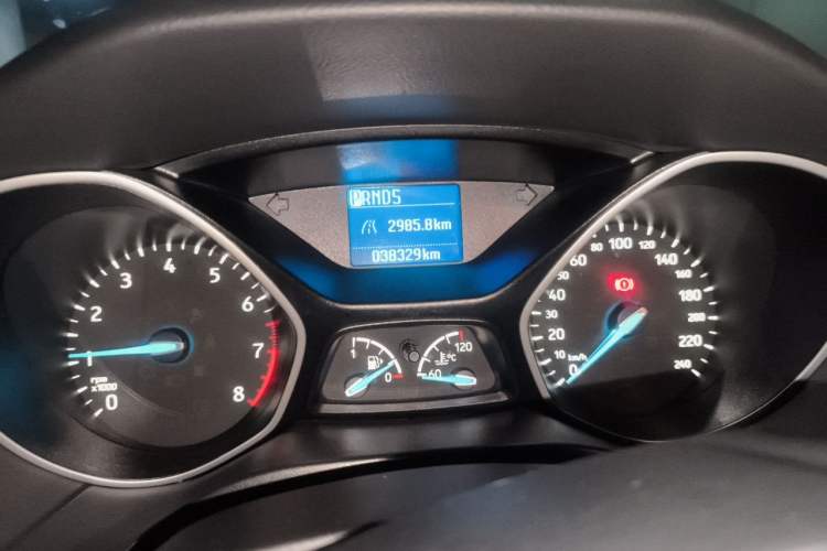 Used Ford Focus 2017 Sedan 1.6L Automatic Comfort Plus SmartDrive Edition Odometer Close Up