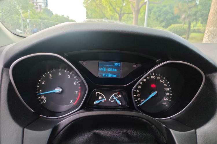 Used Ford Focus 2017 Hatchback 1.6L Manual Fashion Edition SmartDrive Version Odometer Close Up
