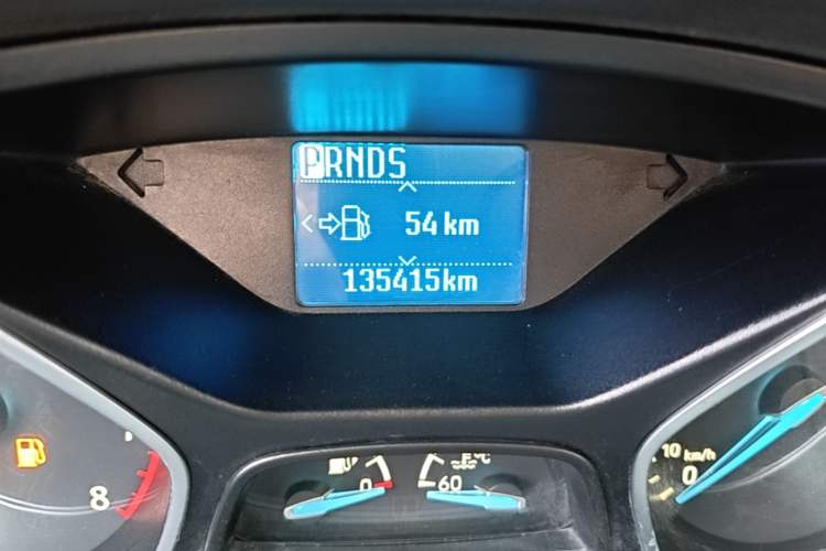Used Ford Focus 2017 Sedan 1.6L Automatic Fashion Edition Smart Drive Version Odometer Close Up