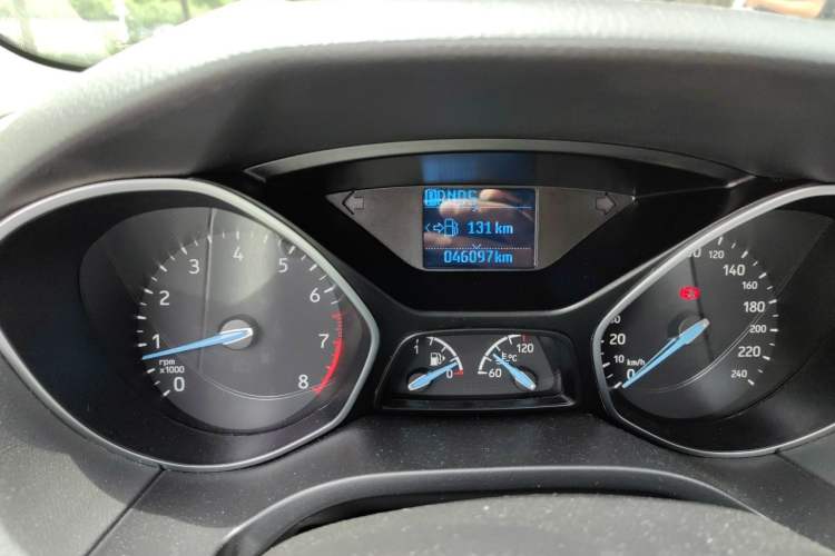 Used Ford Focus 2017 Sedan 1.6L Automatic Fashion Edition Smart Drive Version Odometer Close Up