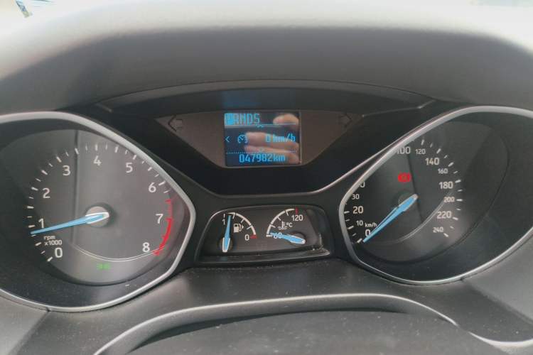 Used Ford Focus 2017 Sedan 1.6L Automatic Fashion Edition Smart Drive Version Odometer Close Up