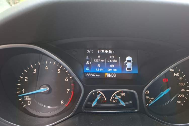 Used Ford Focus 2017 Sedan EcoBoost 180 Automatic Elite Model Odometer Close Up