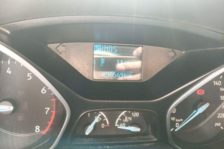 Used Ford Focus 2017 Hatchback 1.6L Automatic Fashion Edition Smart Drive Version Odometer Close Up