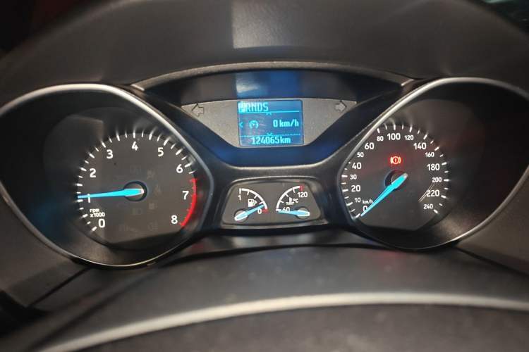 Used Ford Focus 2017 Sedan EcoBoost 125 Automatic Supreme Style SmartDrive Edition Odometer Close Up