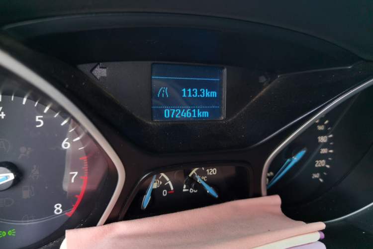 Used Ford Focus 2017 Sedan 1.6L Manual Comfort Plus SmartDrive Edition Odometer Close Up