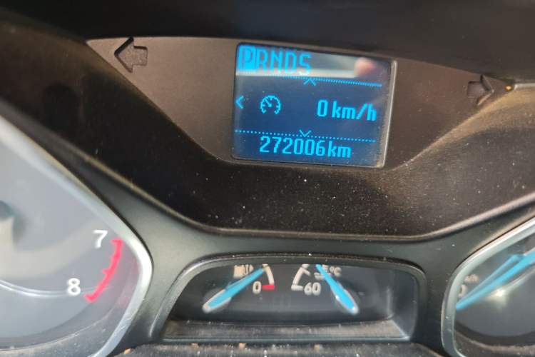 Used Ford Focus 2017 Sedan 1.6L Automatic Fashion Edition Smart Drive Version Odometer Close Up
