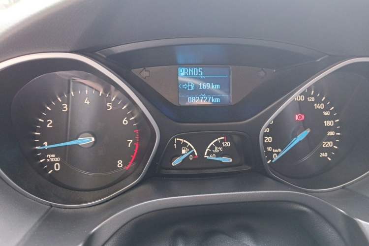 Used Ford Focus 2017 Sedan EcoBoost 125 Automatic Supreme Style SmartDrive Edition Odometer Close Up