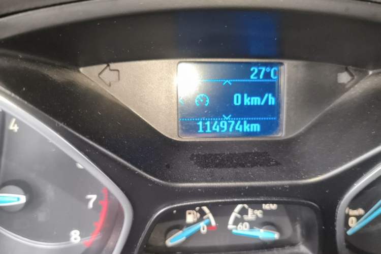 Used Ford Focus 2017 Sedan 1.6L Manual Fashion Edition Smart Drive Version Odometer Close Up