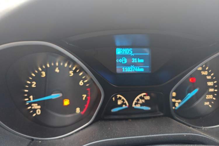 Used Ford Focus 2017 Sedan 1.6L Automatic Fashion Edition Smart Drive Version Odometer Close Up