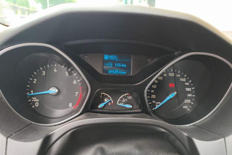 Used Ford Focus 2017 Hatchback 1.6L Automatic Fashion Edition Smart Drive Version Odometer Close Up