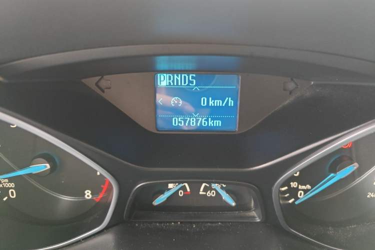 Used Ford Focus 2017 Sedan 1.6L Automatic Fashion Edition Smart Drive Version Odometer Close Up