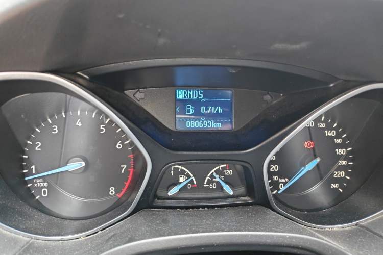 Used Ford Focus 2017 Hatchback 1.6L Automatic Fashion Edition Smart Drive Version Odometer Close Up