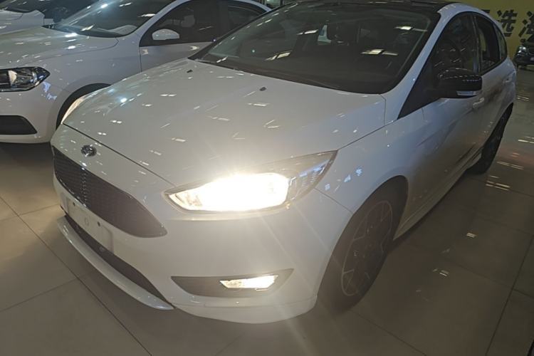 Used Ford Focus 2017 1.5T CTCC White and Black Limited Edition Guazi used car, China used car export, Used car for sale, Used  cars, Cheapest cars for sale