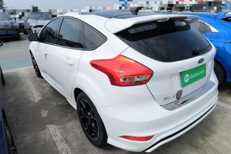 Used Ford Focus 2017 1.5T CTCC White and Black Limited Edition Rear Left 45 Deg