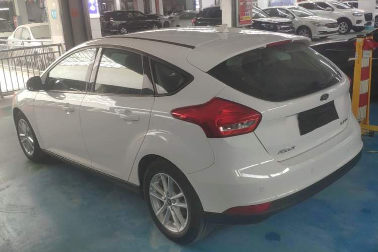 Used Ford Focus 2017 Hatchback 1.6L Automatic Fashion Edition Smart Drive Version Rear Left 45 Deg
