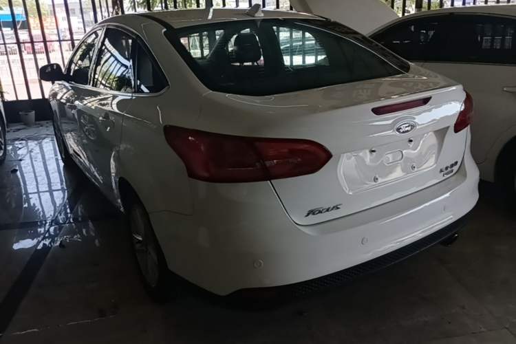 Used Ford Focus 2017 Sedan EcoBoost 180 Automatic Elite Model Rear Left 45 Deg