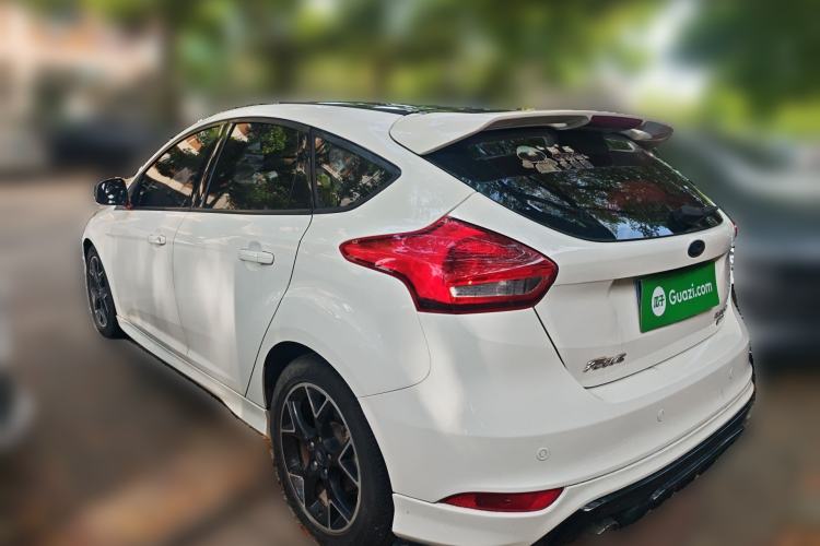 Used Ford Focus 2017 1.5T CTCC White and Black Limited Edition Rear Left 45 Deg