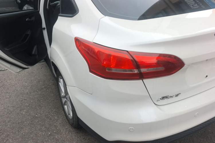 Used Ford Focus 2017 Sedan 1.6L Automatic Fashion Edition Smart Drive Version Rear Left 45 Deg