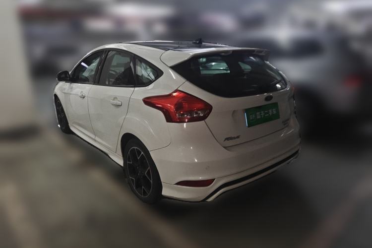 Used Ford Focus 2017 1.5T CTCC White and Black Limited Edition Rear Left 45 Deg