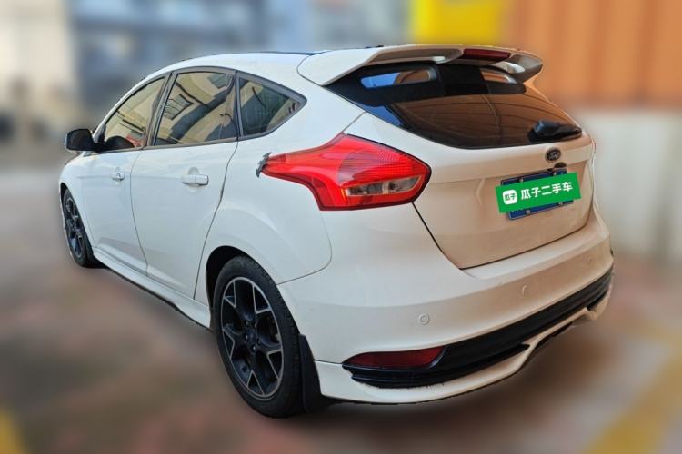 Used Ford Focus 2017 1.5T CTCC White and Black Limited Edition Rear Left 45 Deg