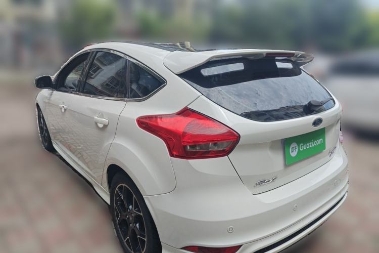 Used Ford Focus 2017 1.5T CTCC White and Black Limited Edition Rear Left 45 Deg