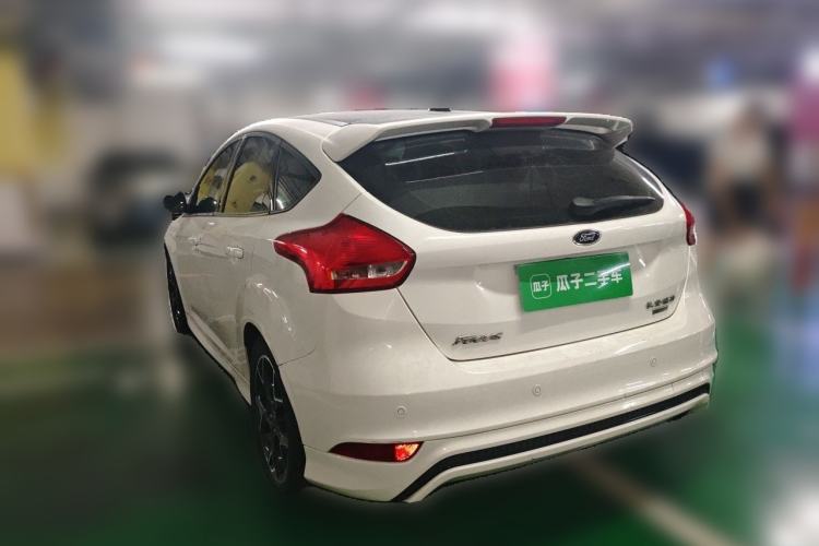 Used Ford Focus 2017 1.5T CTCC White and Black Limited Edition Rear Left 45 Deg