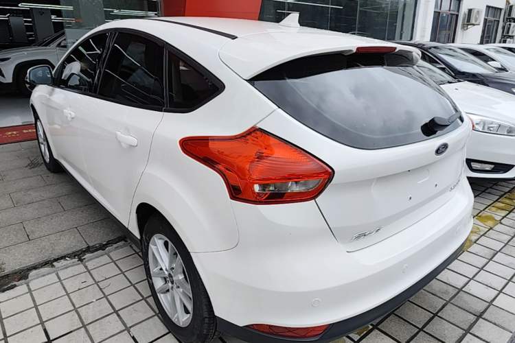 Used Ford Focus 2017 Hatchback 1.6L Automatic Fashion Edition Smart Drive Version Rear Left 45 Deg