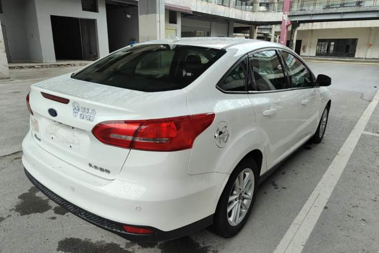 Used Ford Focus 2017 Sedan 1.6L Manual Fashion Edition Smart Drive Version Rear Right 45 Deg