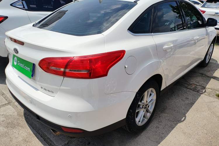 Used Ford Focus 2017 Sedan EcoBoost 180 Automatic Elite Model Rear Right 45 Deg
