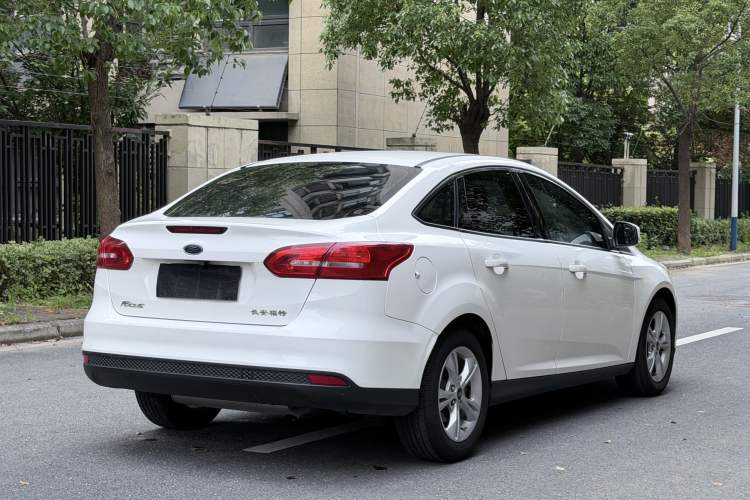 Used Ford Focus 2017 Sedan 1.6L Manual Comfort Plus SmartDrive Edition Rear Right 45 Deg