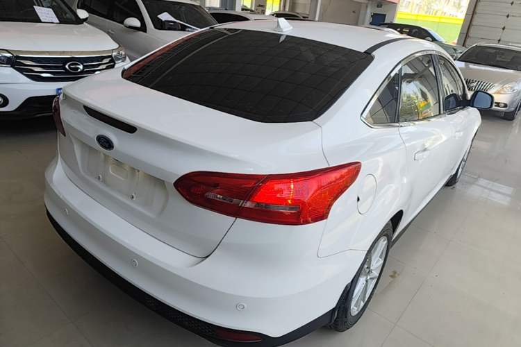 Used Ford Focus 2017 Sedan 1.6L Automatic Fashion Edition Smart Drive Version Rear Right 45 Deg