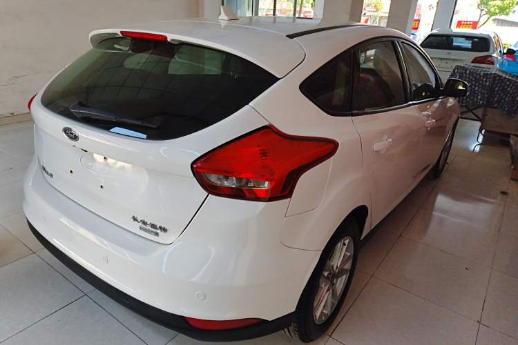 Used Ford Focus 2017 Hatchback EcoBoost 125 Automatic - Ultra-Powerful Style Edition with Smart Drive Features Rear Right 45 Deg