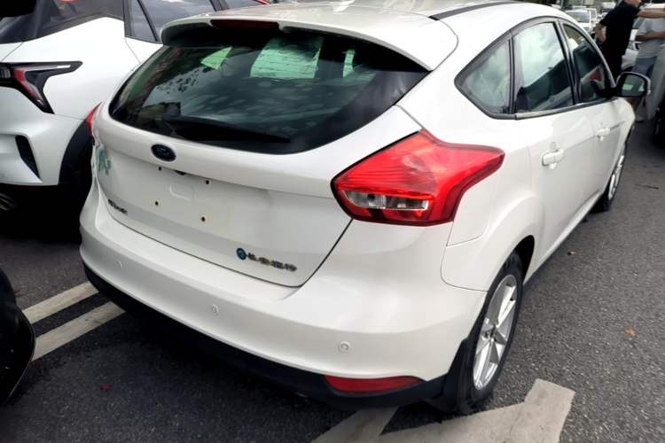 Used Ford Focus 2017 Hatchback 1.6L Automatic Fashion Edition Smart Drive Version Rear Right 45 Deg