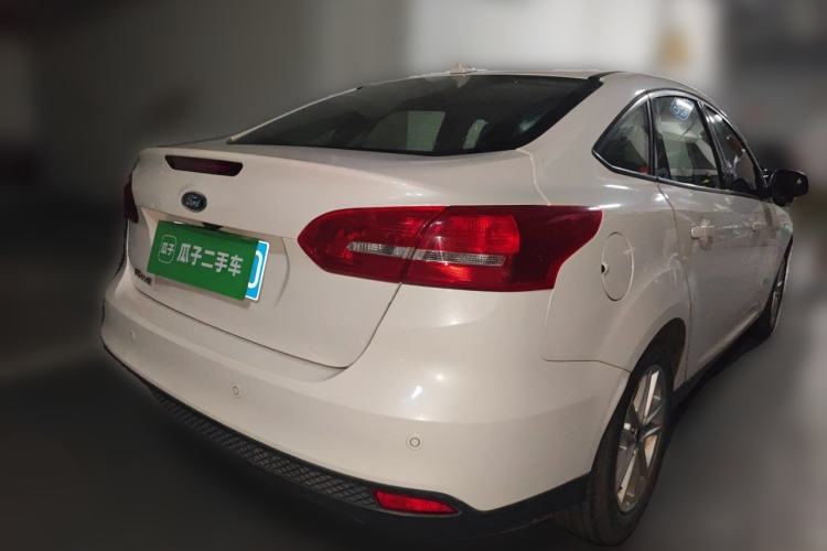Used Ford Focus 2017 Sedan 1.6L Manual Fashion Edition Smart Drive Version Rear Right 45 Deg