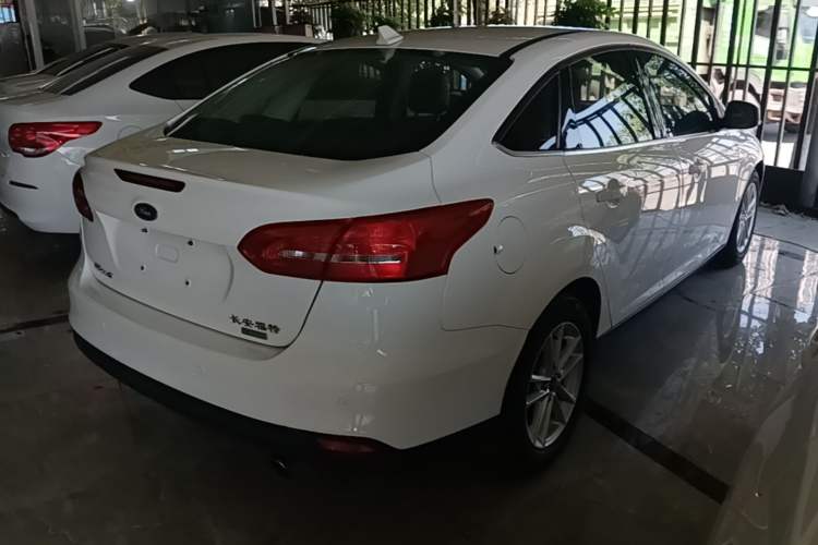 Used Ford Focus 2017 Sedan EcoBoost 180 Automatic Elite Model Rear Right 45 Deg
