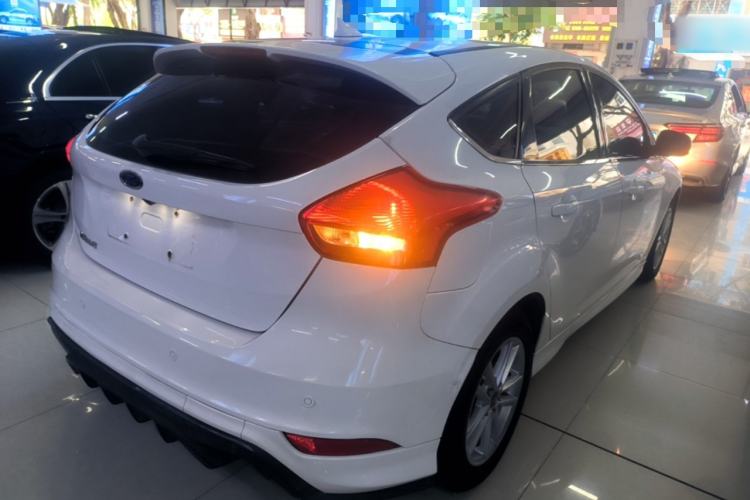 Used Ford Focus 2017 Hatchback 1.6L Automatic Fashion Edition Smart Drive Version Rear Right 45 Deg