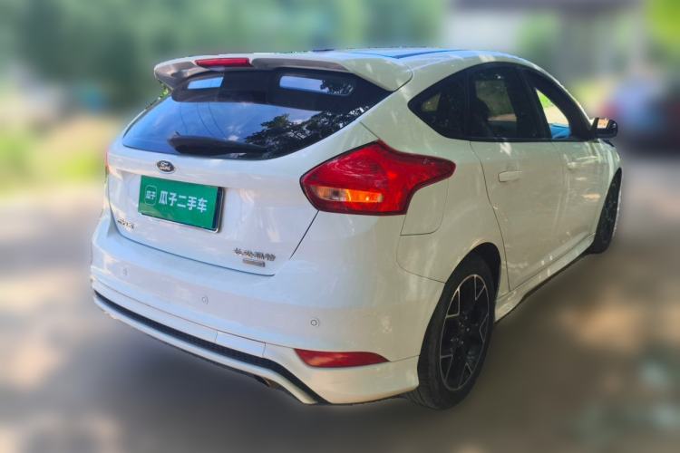Used Ford Focus 2017 1.5T CTCC White and Black Limited Edition Rear Right 45 Deg