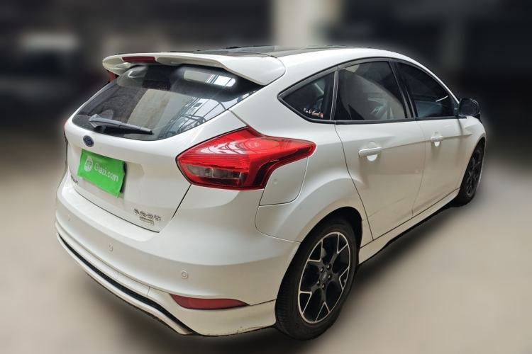Used Ford Focus 2017 1.5T CTCC White and Black Limited Edition Rear Right 45 Deg